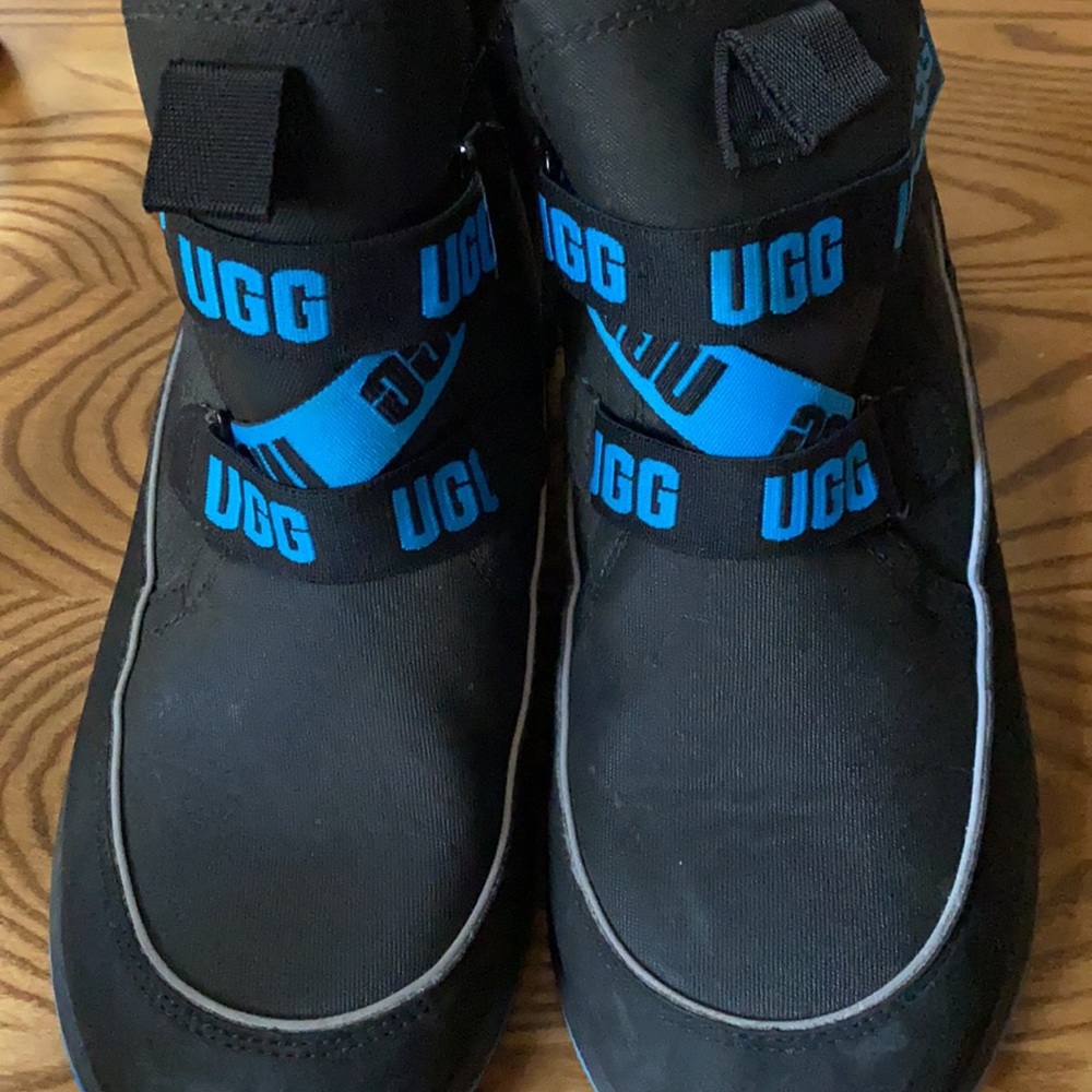 GUC Boys Ugg Snowboots Size 6